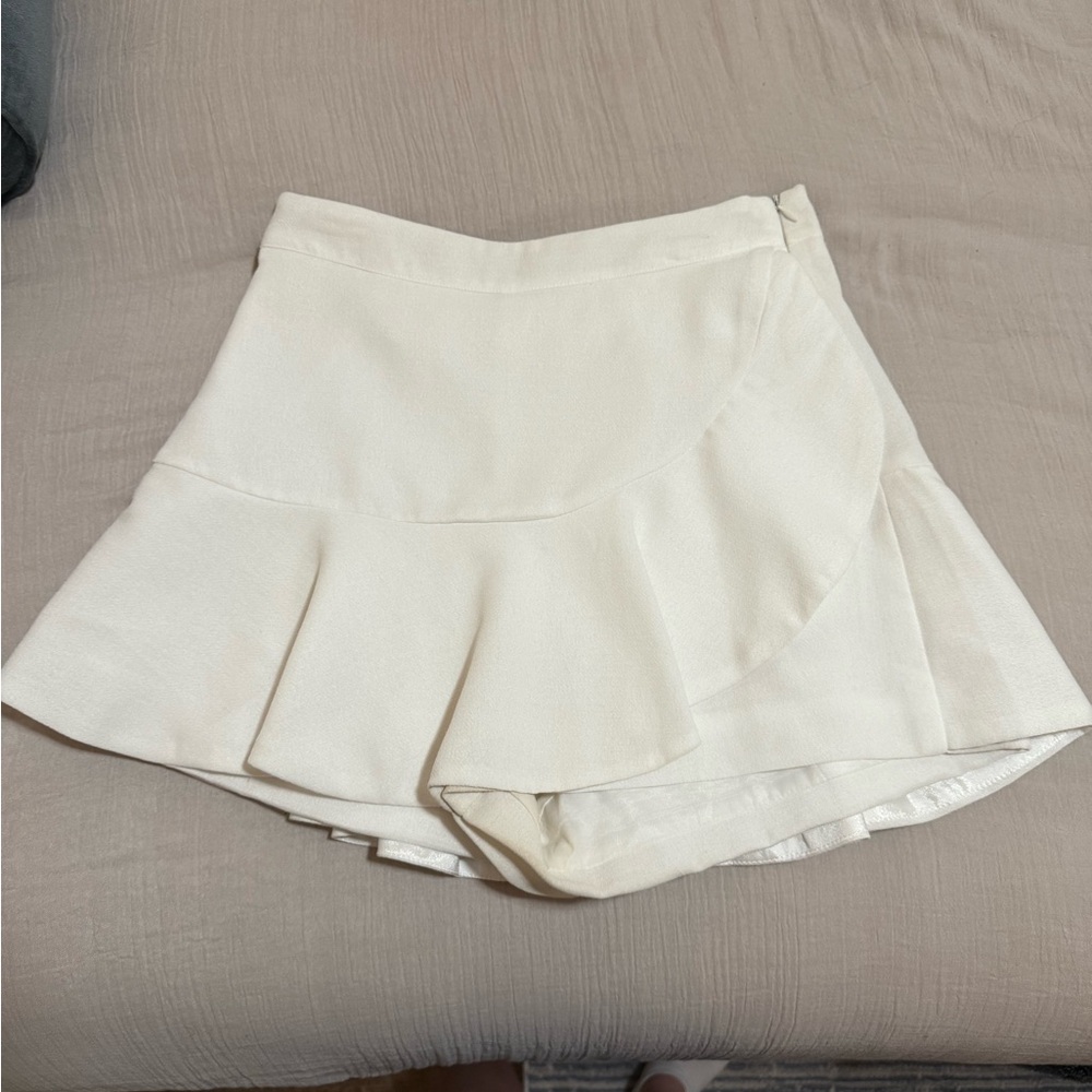 DO+BE Cream Skort